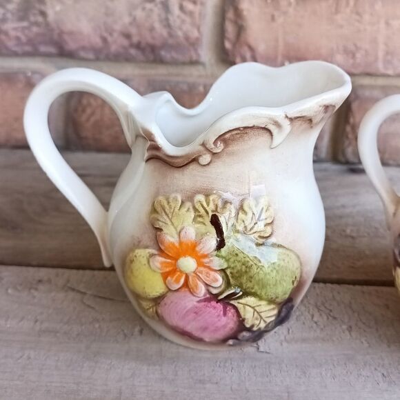 Cream and sugar  - Picture 2 of 7